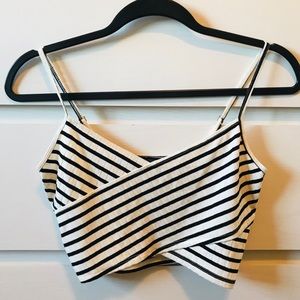 Forever21 Striped Top **NEVER WORN** 🖤⚪️